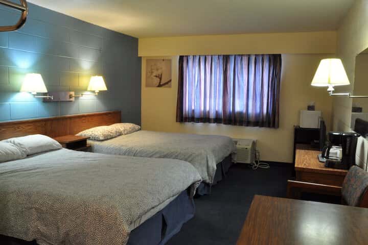 Room 2 of 8