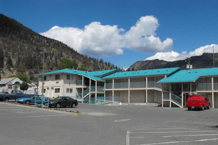 Hotel 6 of 8